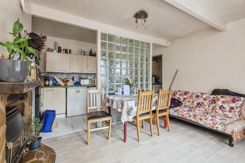 2 bedroom terraced house for sale, Parratt Row, Bradford, BD3