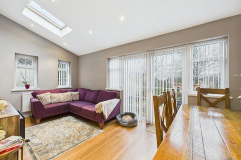 3 bedroom house for sale, Stoneyridge Avenue, Bradford