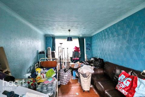 3 bedroom semi-detached house for sale, Cranmore Drive, LEEDS