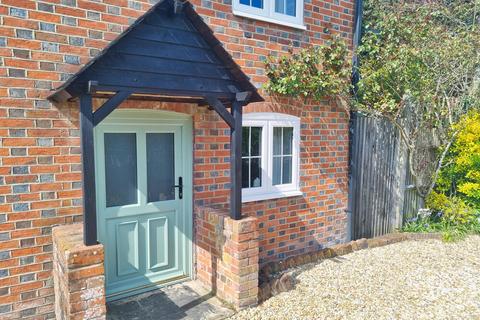 3 bedroom cottage for sale, Romsey Road, Southampton SO40