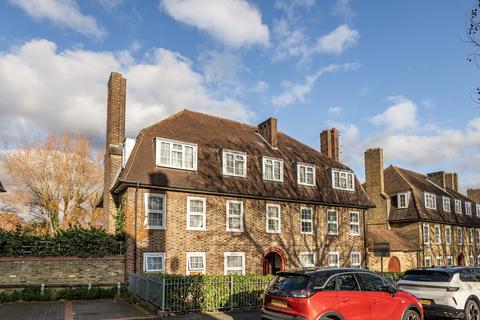 undefined, Lushington Road, London