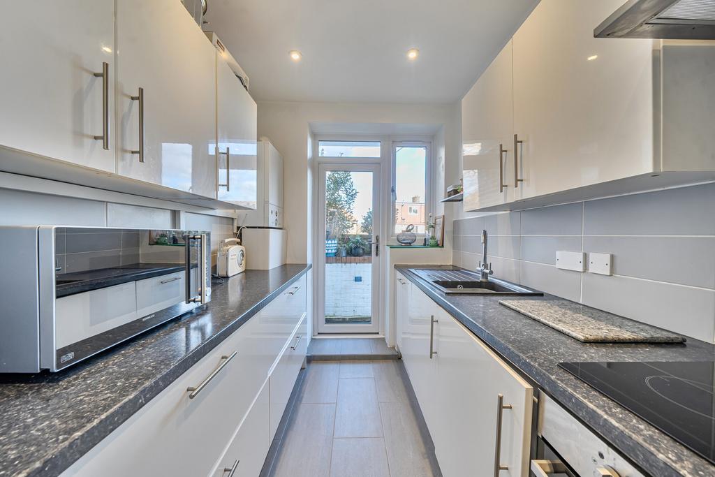 1397789-9-696f80d...