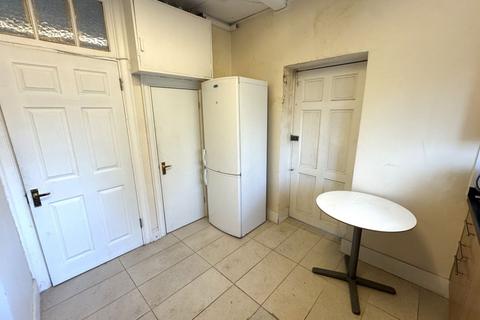 3 bedroom flat for sale, Flat 7 Queens Mansions, Watford Way, Hendon, NW4 3AN
