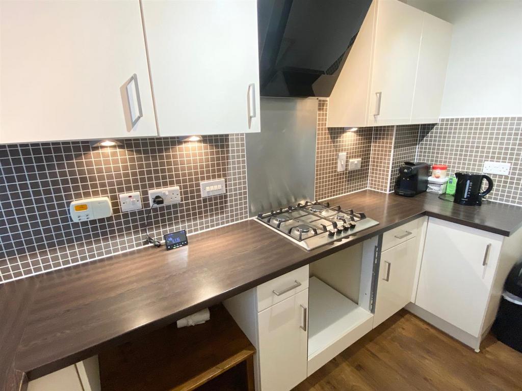 Kitchen 1.jpg