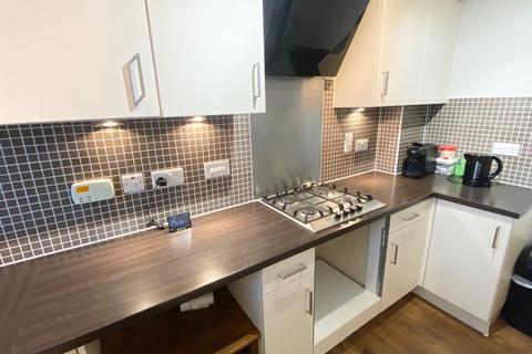 2 bedroom townhouse for sale, Macaulay Road,,, Birkby, Huddersfield
