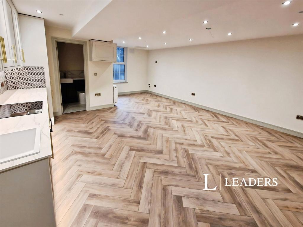 Apartment in Brighton, Round Hill - View 2