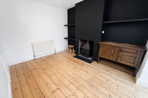 3 bedroom terraced house to rent, Walton Avenue, Bristol, BS4