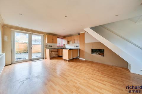 2 bedroom terraced house for sale, Argyle Street, Gorse Hill, Swindon, SN2