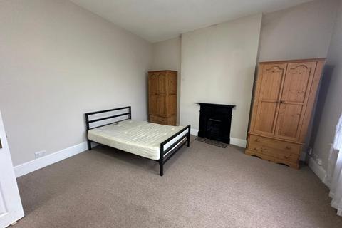 Studio to rent, Studio Flat – The Salisbury Hotel, Grand Parade London N4