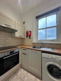 Studio to rent, Studio Flat – The Salisbury Hotel, Grand Parade London N4