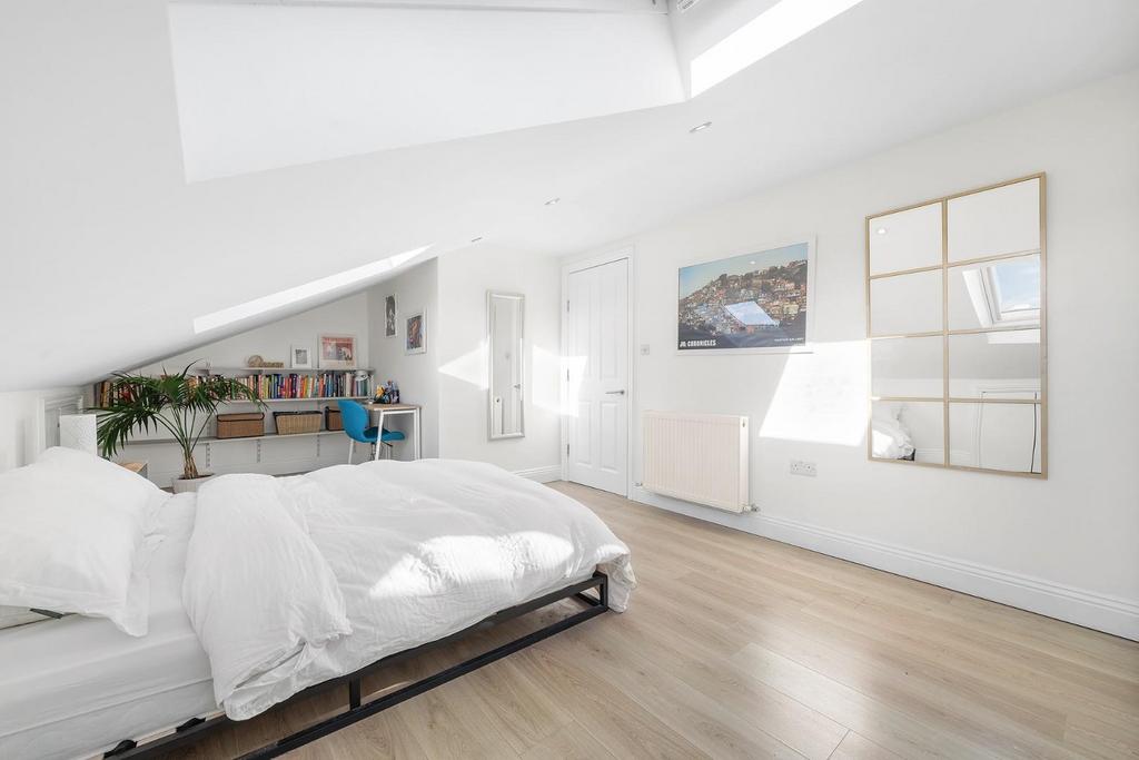 Bedroom 3 (2).JPG