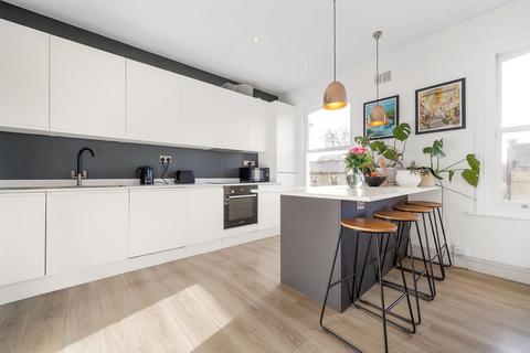 3 bedroom flat for sale, Lambert Road, SW2