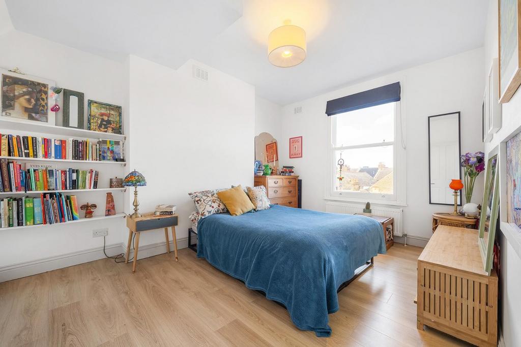 Bedroom 2.JPG