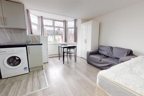 1 bedroom flat to rent, Lancaster Road, Dollis Hill NW10