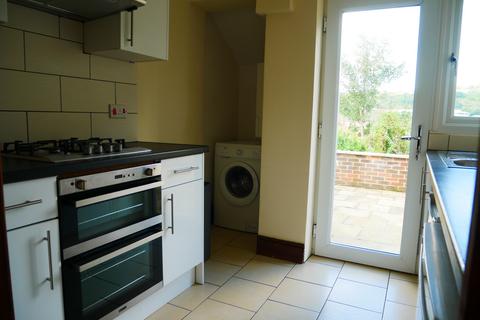 4 bedroom semi-detached house to rent, Widdicombe Way, Brighton BN2
