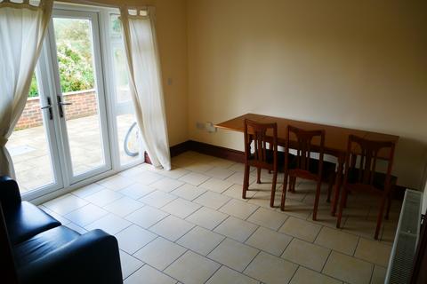 4 bedroom semi-detached house to rent, Widdicombe Way, Brighton BN2