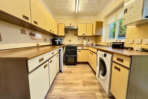 undefined, NO CHAIN - Ashford Lea, Desborough, Kettering