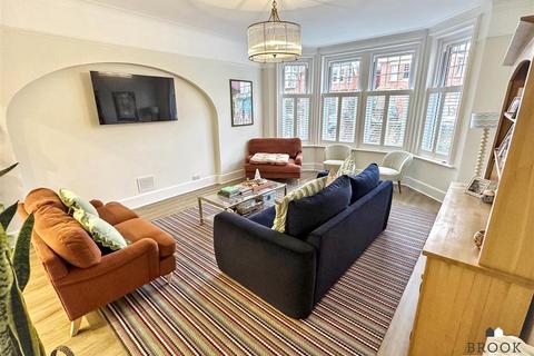 3 bedroom flat for sale, Arlington Road, Eastbourne BN21