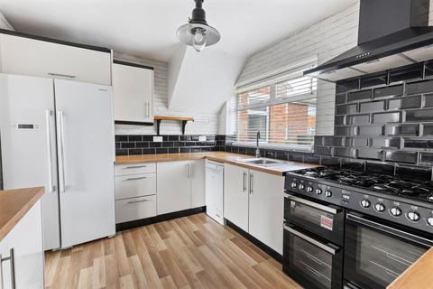 3 bedroom terraced house for sale, St. Johns Meadow, Lingfield RH7