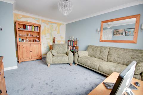 2 bedroom maisonette for sale, MIDANBURY! TANDEM GARAGE! PARKING! PRIVATE GARDEN!
