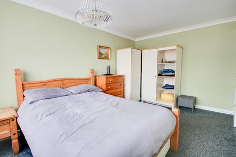 2 bedroom maisonette for sale, MIDANBURY! TANDEM GARAGE! PARKING! PRIVATE GARDEN!