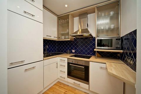 1 bedroom flat to rent, Campden Hill Gardens, London W8