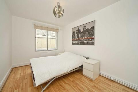 1 bedroom flat to rent, Campden Hill Gardens, London W8