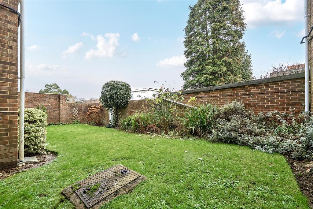 For Sale by Aspire Residential   St Botolphs Road