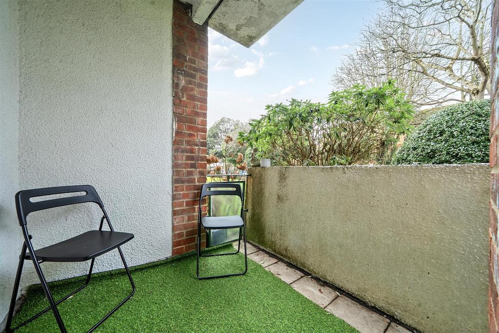 For Sale by Aspire Residential   St Botolphs Road