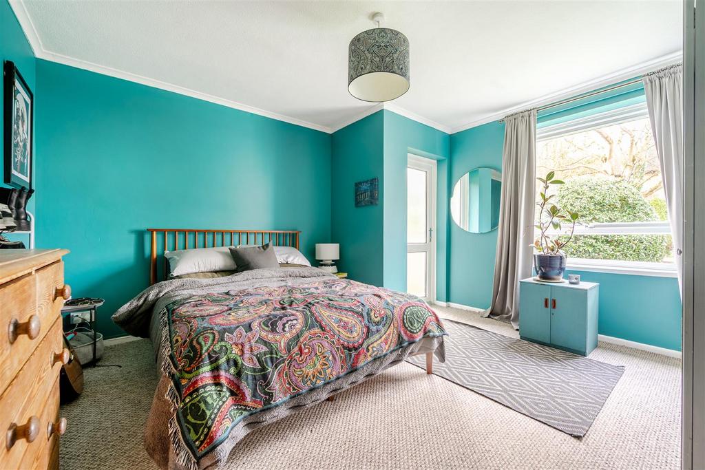 For Sale by Aspire Residential   St Botolphs Road