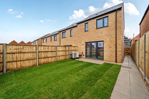 Harebell Way, Winchester SO22