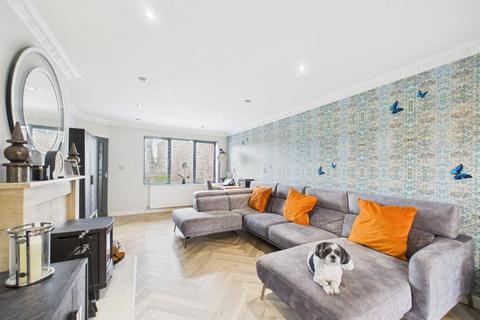 undefined, Broadway, Kirk Ireton DE6