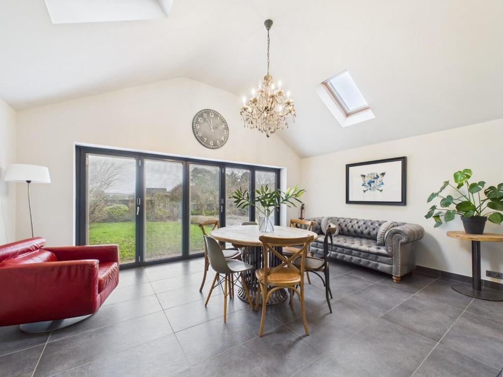 Garden Room/Dining Room
