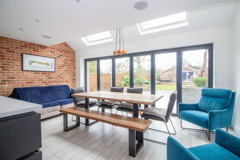 4 bedroom detached house for sale, Kings Road, Cowplain, PO8 8UR