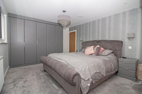4 bedroom detached house for sale, Kings Road, Cowplain, PO8 8UR