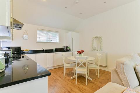 undefined, Parkview Way, Epsom