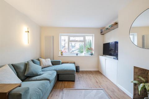 2 bedroom flat for sale, Christchurch Avenue, London NW6
