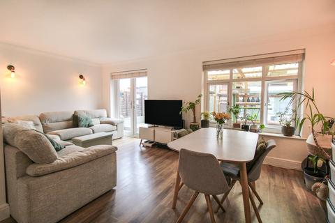 3 bedroom end of terrace house for sale, Cotswold Close,  Farnborough , GU14