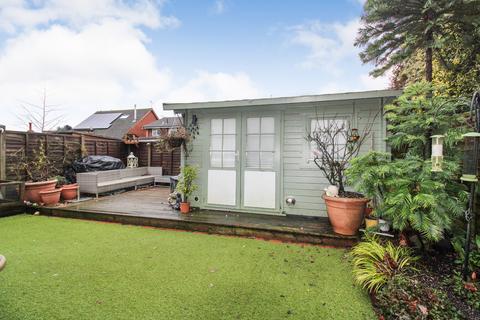 3 bedroom end of terrace house for sale, Cotswold Close,  Farnborough , GU14
