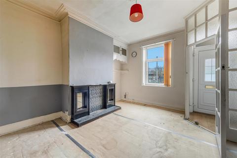 2 bedroom terraced house for sale, George Street, Elland