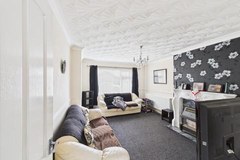 3 bedroom terraced house for sale, Waveney Road, Hull, HU8 9ER