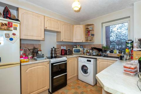 2 bedroom flat for sale, Northcourt Road, Worthing