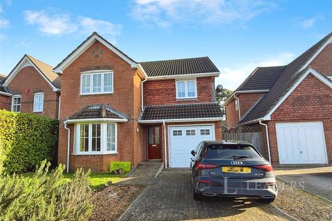 4 bedroom detached house to rent, Highlands Road, Barton on Sea, BH25