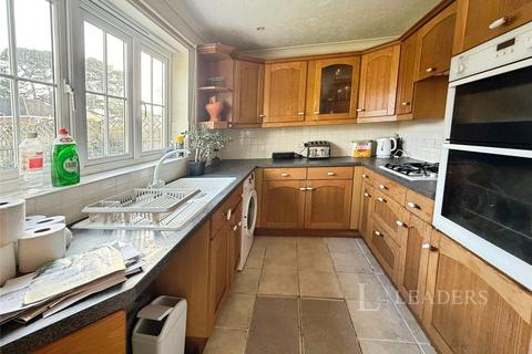 4 bedroom detached house to rent, Highlands Road, Barton on Sea, BH25