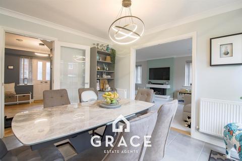 4 bedroom detached house for sale, Ladder Field, Sproughton, Ipswich