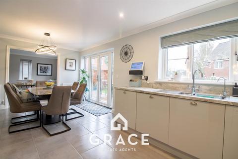 4 bedroom detached house for sale, Ladder Field, Sproughton, Ipswich