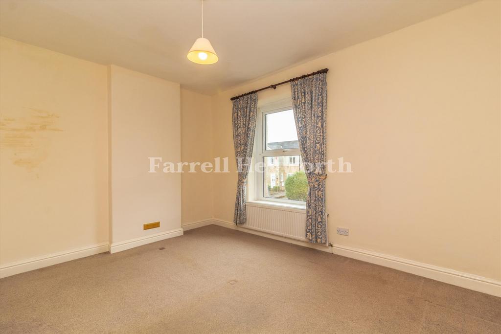 Bedroom 1 image 2