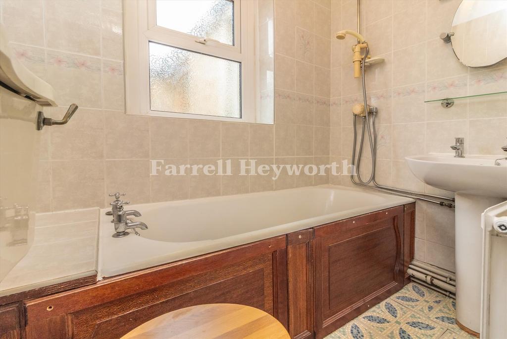 Bathroom image 2