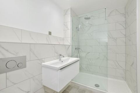 3 bedroom apartment for sale, Junction Court, 9 Station Road, Watford, WD17 1AP