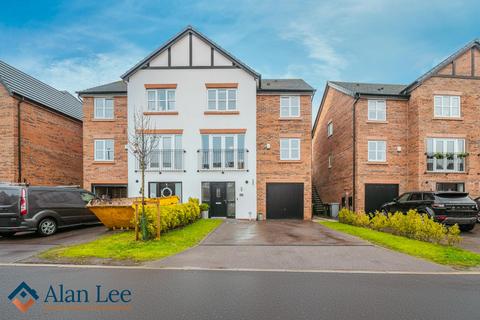 4 bedroom semi-detached house for sale, Waterways Avenue, Macclesfield, SK11 7NF